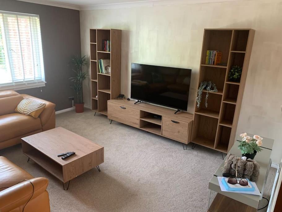 Apartamento Cosy One Bed Flat Free Parking Send Exterior foto